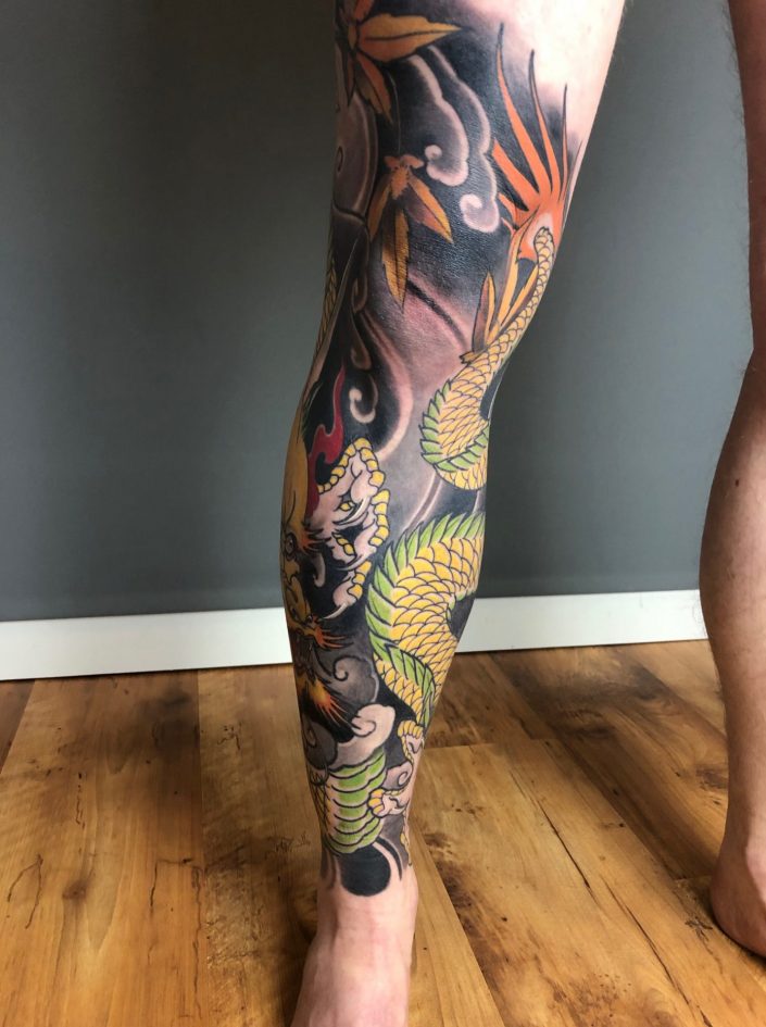 Tattoo Bein von Tom "Drache" Knie
